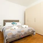 The Ecohouse With Private Parking Space